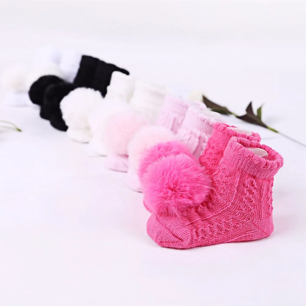 2 пар/уп. носки с помпонами для новорожденных хлопковый зимний подарок, Комплект носков, противоскользящие носки с помпоном для маленьких девочек 0-6 месяцев