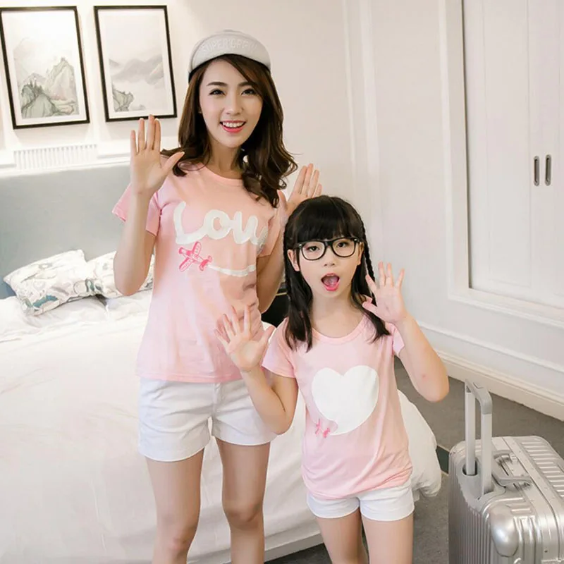 Летняя футболка с короткими рукавами для мамы и дочки; Хлопковая женская рубашка; Одежда для девочек; Милые Семейные комплекты; рубашка