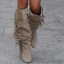 Последняя Название сапоги до колена с бахромой; высокие женские зимние ботинки модная обувь с бахромой сбоку, высокий каблук длинные замша сапоги, сапог