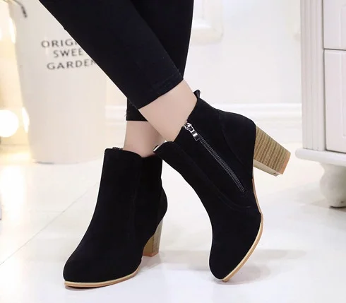 3658591487_1934463156