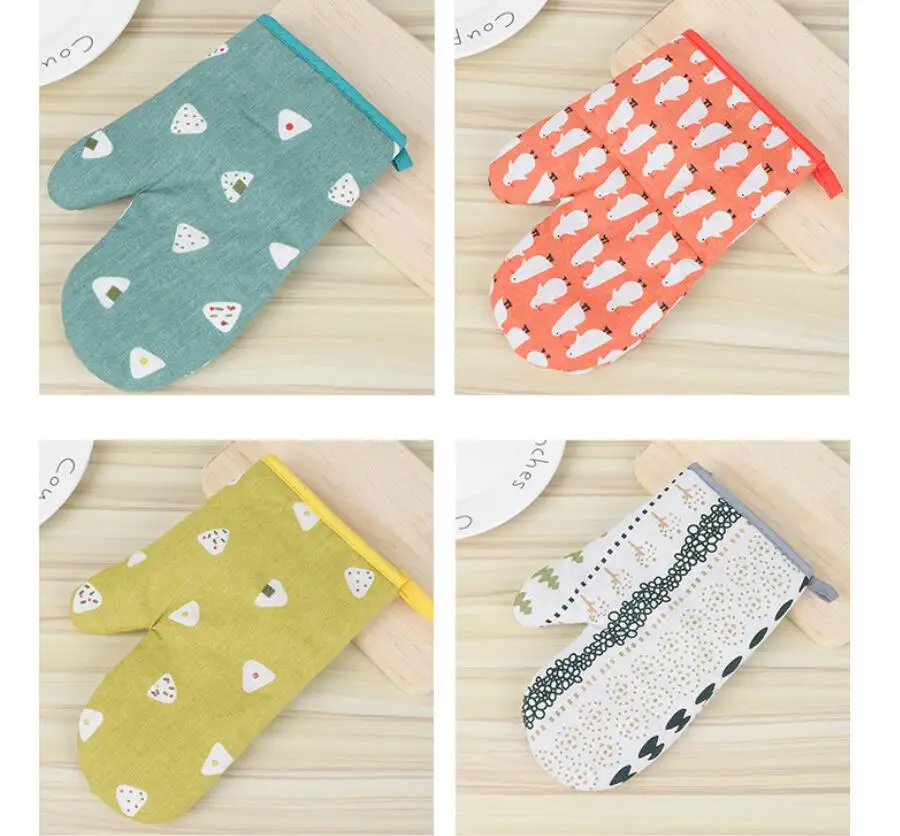 

Oven Mitts 1Pcs Cute Kitchen supplies Cotton thick microwave oven gloves High-temperature hot insulation gloves