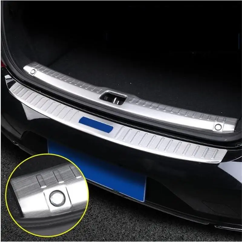 For Toyota Tacoma Sienna Tundra Verso Vios Yaris Door Sill Protector Reflective 4D Carbon Fiber Sticker Door Entry Guard Door Sill Scuff Plate Stickers Auto Accessories 4Pcs Red