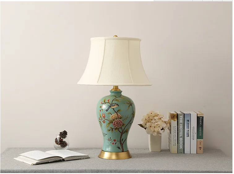 Китайский Цветок Птица Керамические маленькие настольные лампы Европейский ручной работы льняной абажур медное основание E27 Светодиодный светильник для прикроватной тумбочки и фойе MF033