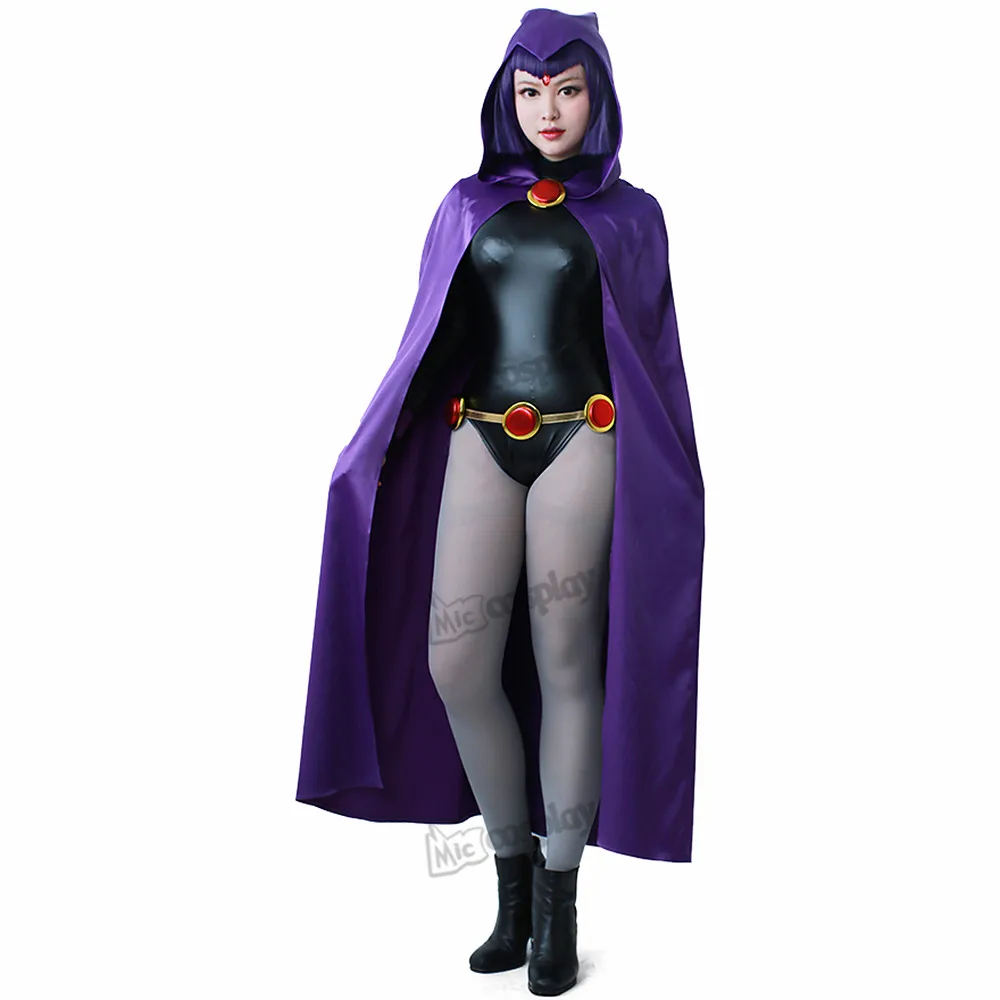 Girl in tight latex Raven cosplay sexy