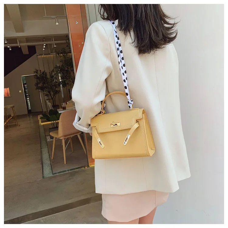

Camelia Shoulder Bag synthetic leather Celebrity Bag