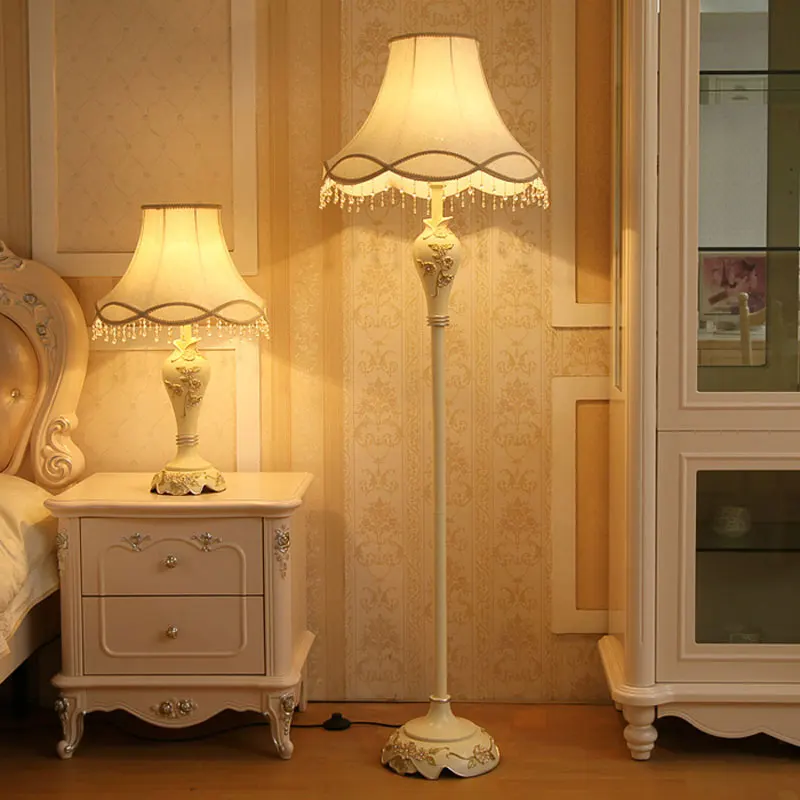 

European style living room lamp creative vertical simple modern pastoral bedroom bedside floor lamp