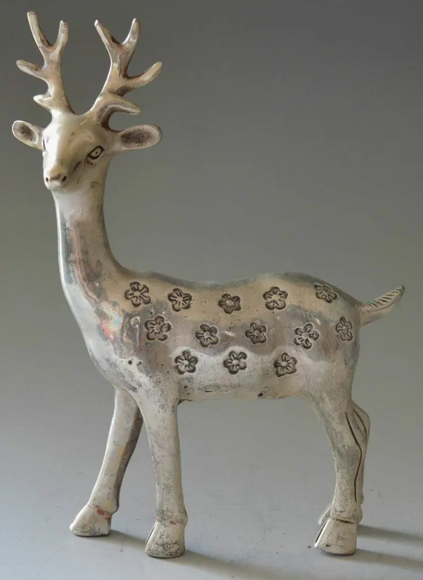 

Collectible Decorated Old China Miao Tibet Hand-Carved Deer Skia Statue