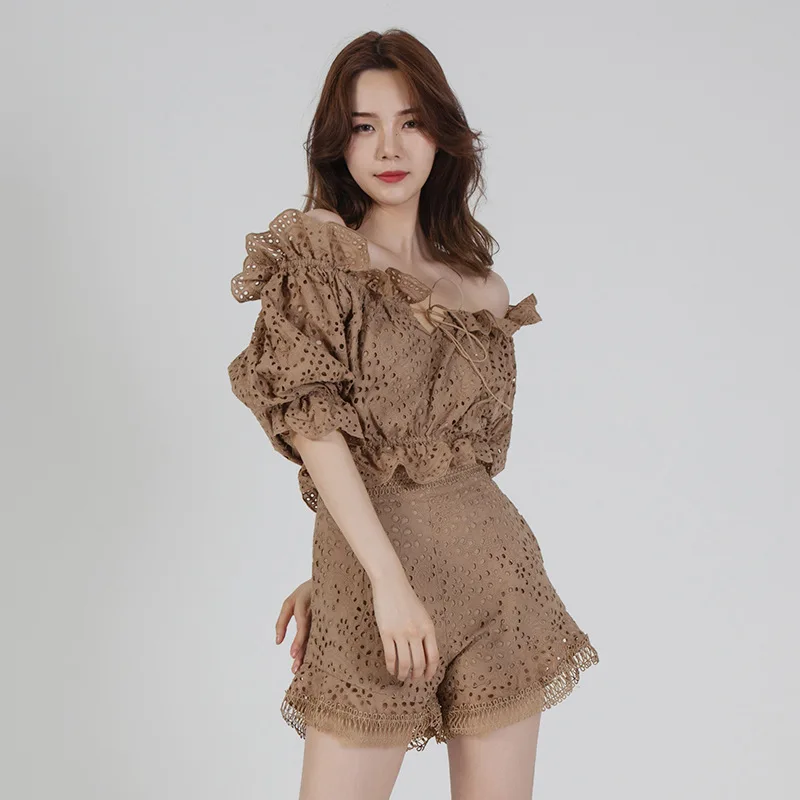 

Women's Suit Summer 2019 Sexy Shoulder Hollow Top Shorts Cotton and Hemp Suit Puff Sleeve Slash Neck Drawstring Sexy Two Piece