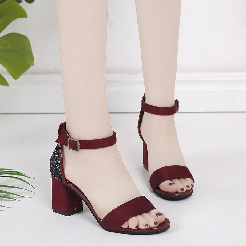 2019 Summer New Women's Sandals Sexy Open Toe Thick Heels with A Buckle Banquet Sandals