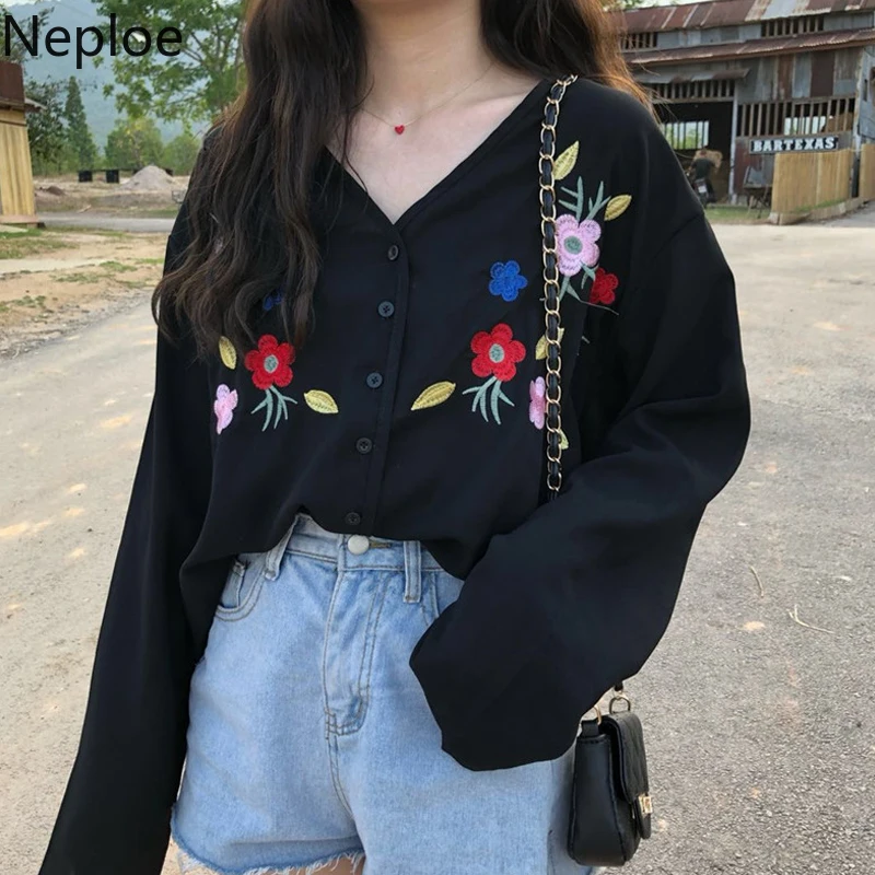 

Neploe Floral Embroidery Sunscreen Shirt Women Summer V-neck Long Sleeve Blouse 2019 Korean Loose Single Breasted Blusas 53271