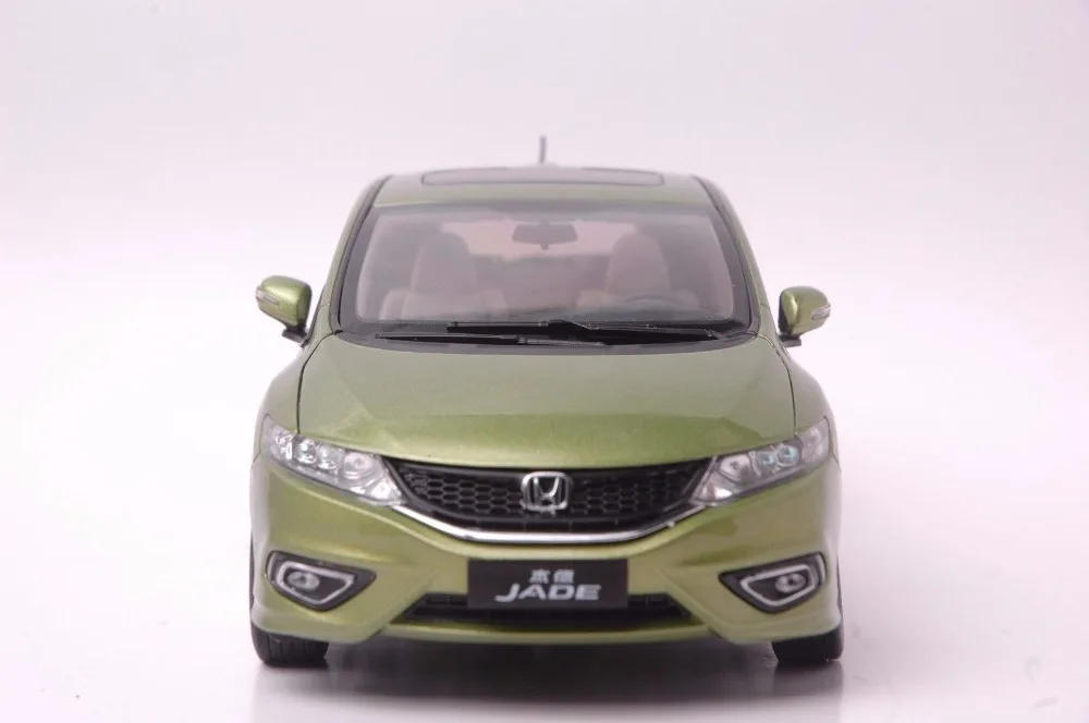 Honda Jade model in scale 118 (3)