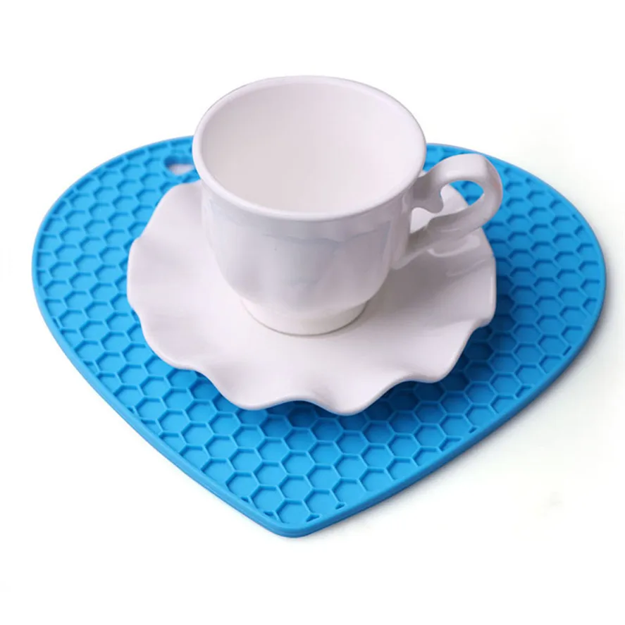 New Heart shaped Silicone Drink Cup Mat 1PC Silicone Heat Insulation