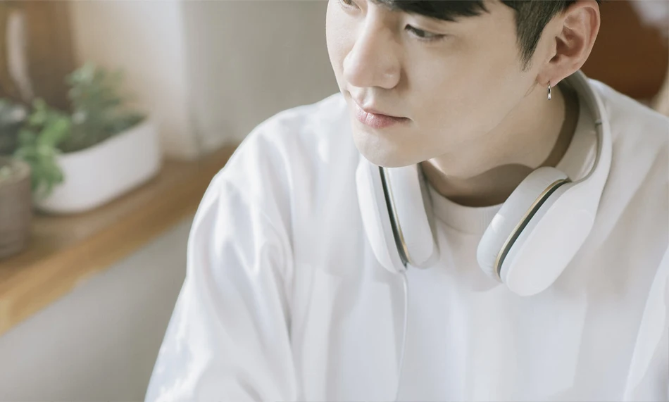Headphones_04