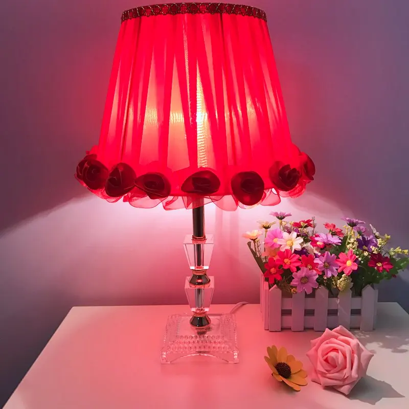 Современная розовая ткань, настольная лампа для спальни, романтический хрустальный свадебный подарок, настольная лампа для спальни, модная настольная лампа для кабинета, лампа для чтения - Цвет корпуса: Красный