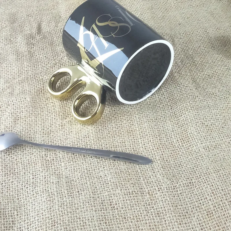 Tanie 1 sztuk spersonalizowane nożyczki kubek twórczy złoty uchwyt kubek ceramiczny biurowy kubek wody do domu, do kawy kubek klasyczny kubek kawy 6DZ258