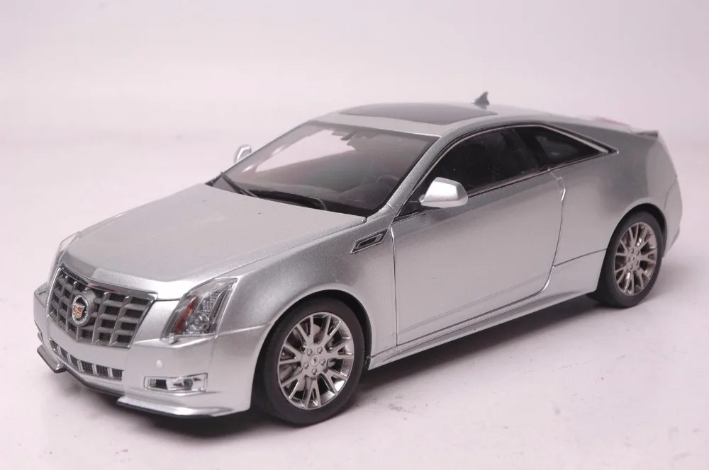 118 Diecast Model for GM Cadillac CTS Silver Coupe Alloy Toy Car