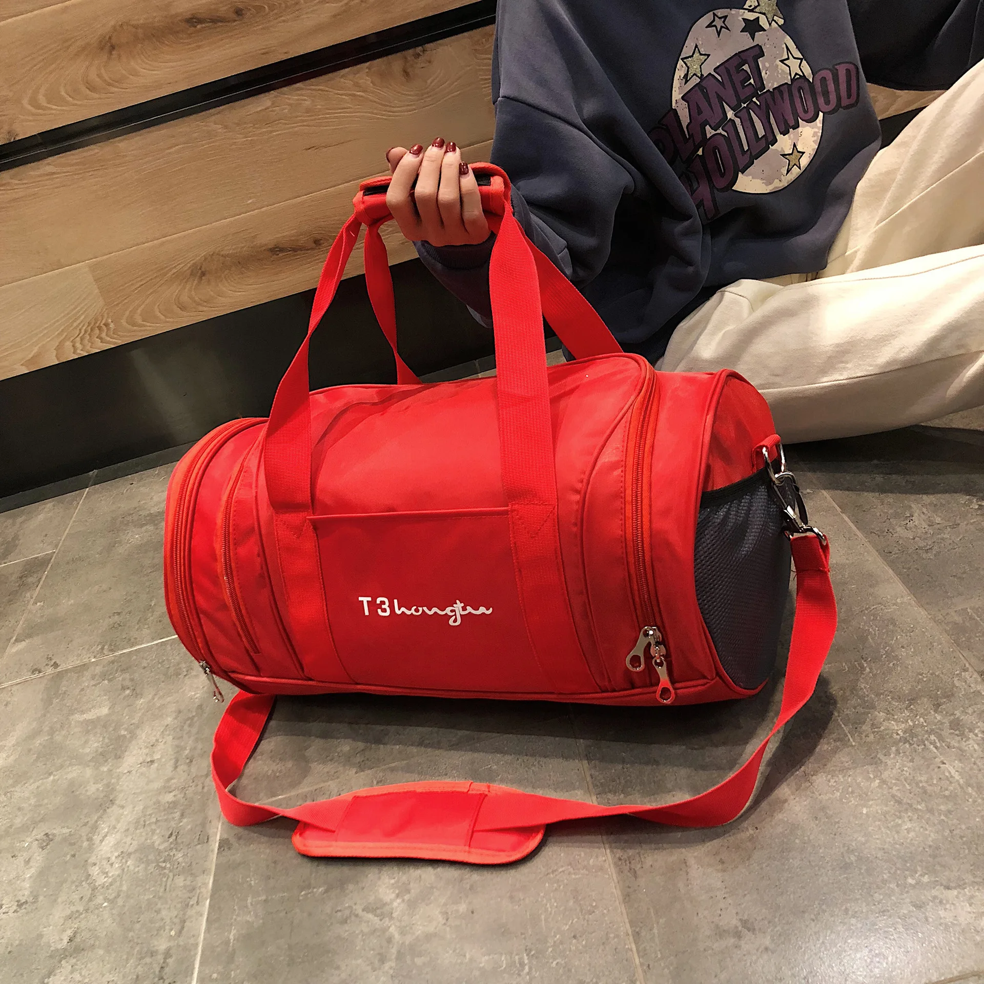 Красивая спортивная сумка. Спортивная сумка. Красивые спортивные сумки. Сумка спортивная красная. Собранные спортивные сумки.