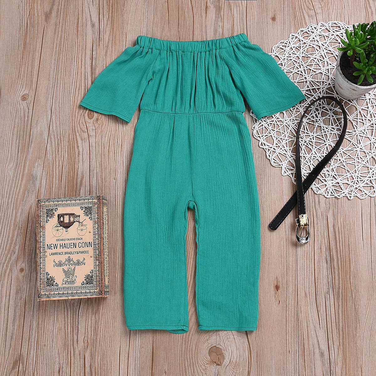 Летняя модная крутая детская одежда для маленьких девочек с открытыми плечами, зеленый Повседневный Свободный комбинезон с коротким рукавом с расклешенными рукавами+ комбинезон с поясом, одежда
