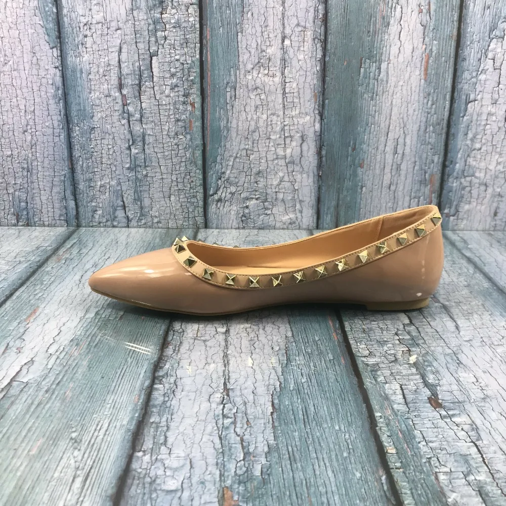 Kmeioo/Женская обувь на плоской подошве с заклепками и острым носком Повседневная обувь на плоской подошве без застежки Летняя женская обувь американский размер 5-15