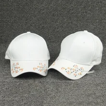 Femme бейсболка Модные женские летние шапки симметричный цветок вышивка Встроенная изоляция трикотажные регулируемые бейсбольные кепки