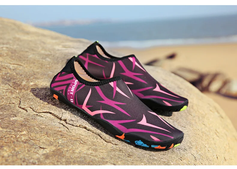 Clorts Summer Water Shoes Men Beach Sandals Upstream Aqua Shoes for Women (18)