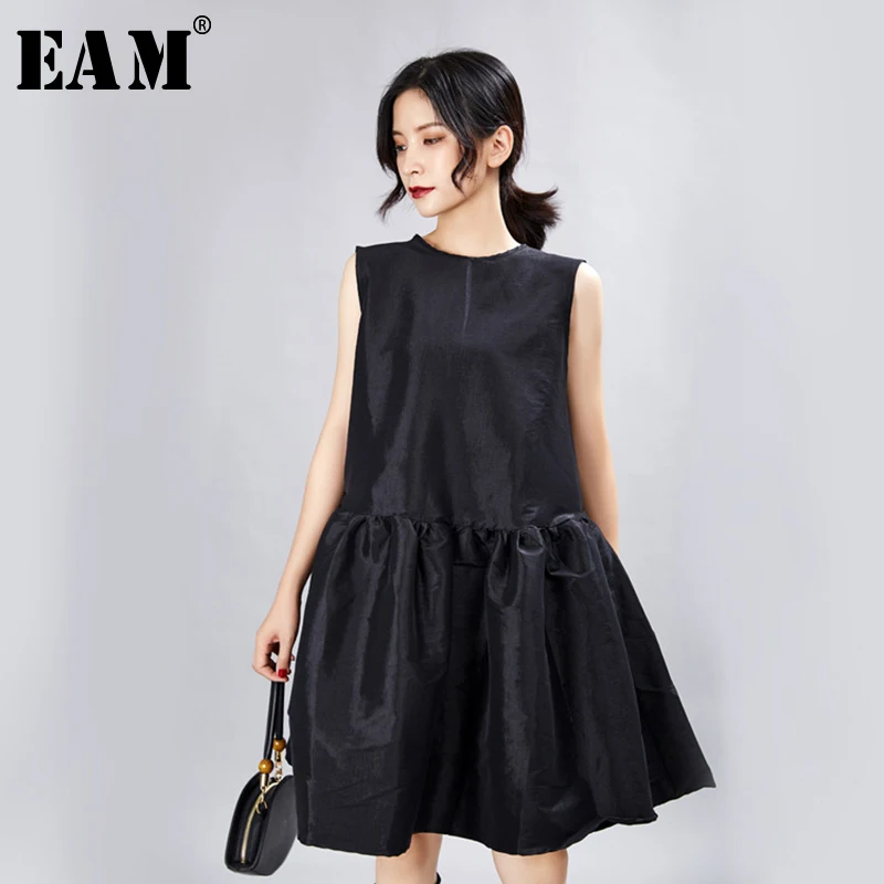 

[EAM] 2019 New Spring Summer Round Neck Sleeveless black loose pleated split joint temperament Dress Women Fashion Tide JX337