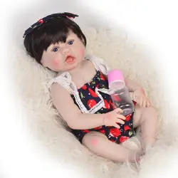 Гладкий белый кожаный силикон Reborn куклы младенца с модное с лямками Одежда для девочек винил Интерактивная кукла-Пупс кукла 55 см для детей