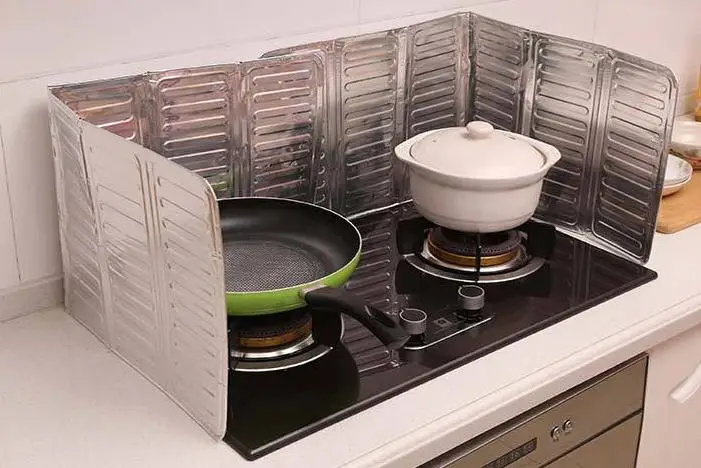 

HIFUAR Aluminum Foil Oil Block Oil Barrier Stove Cooking Heat Insulation Anti - Splashing Oil Baffle Kitchen Utensils Supplies