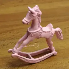 Кукольный домик Миниатюрный 1:12 игрушка детская комната металлическая Розовая лошадь длина 4 см SPO503