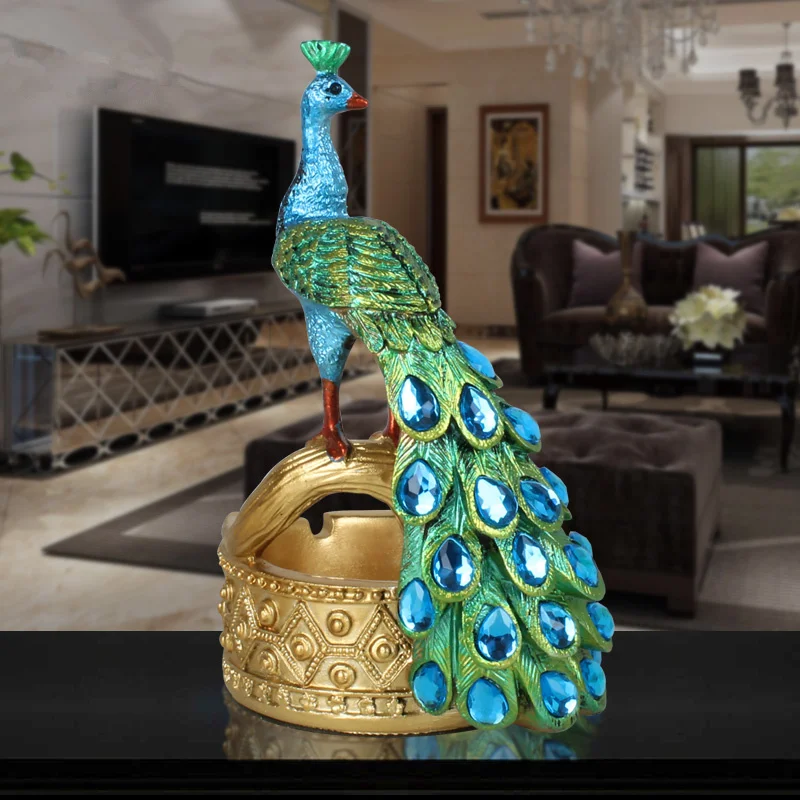 

Creative Resin Ashtray Practical Smoking Accessories Home Decor European Style Personality Elegant Peacock Ashtray Ornaments