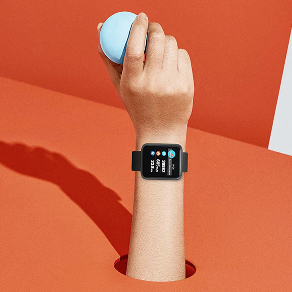 smartwatch colmi health on wrist
