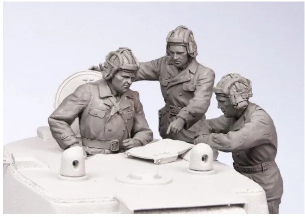 

1/35 scale miniatures Soviet tanks and soldiers Lieutenant 3 people Resin Model Kit figure Free Shipping