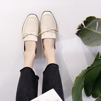 

2019 spring new literary retro fashion wild women's shoes.