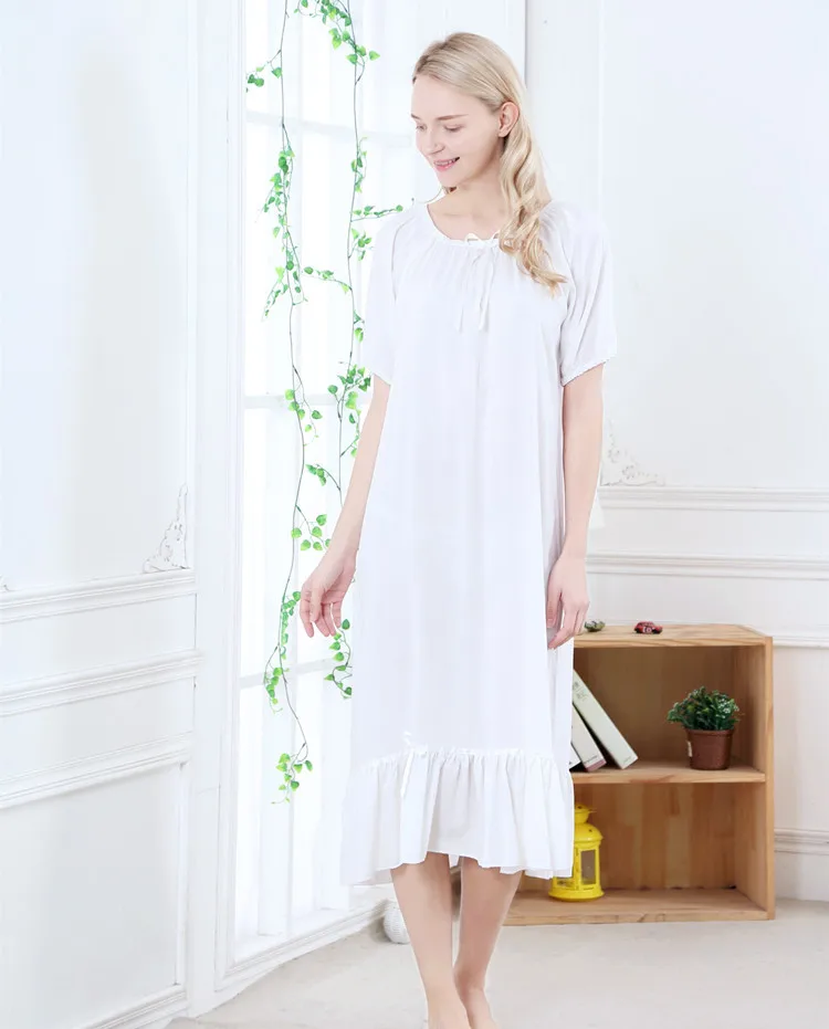 Одинаковые пижамы для всей семьи летние Ночные рубашки для мамы и дочки белые пижамы платья для девочек в стиле ретро