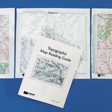 Hubbard Scientific 412 Topographic Map Reading Kit (1)