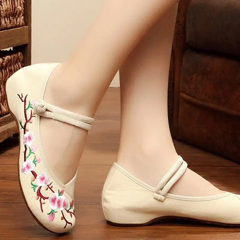 

Vintage Women Shoes Canvas Rubber Causal Shoes Embroidered Round Toe Buckle Women Flats Shoes Female