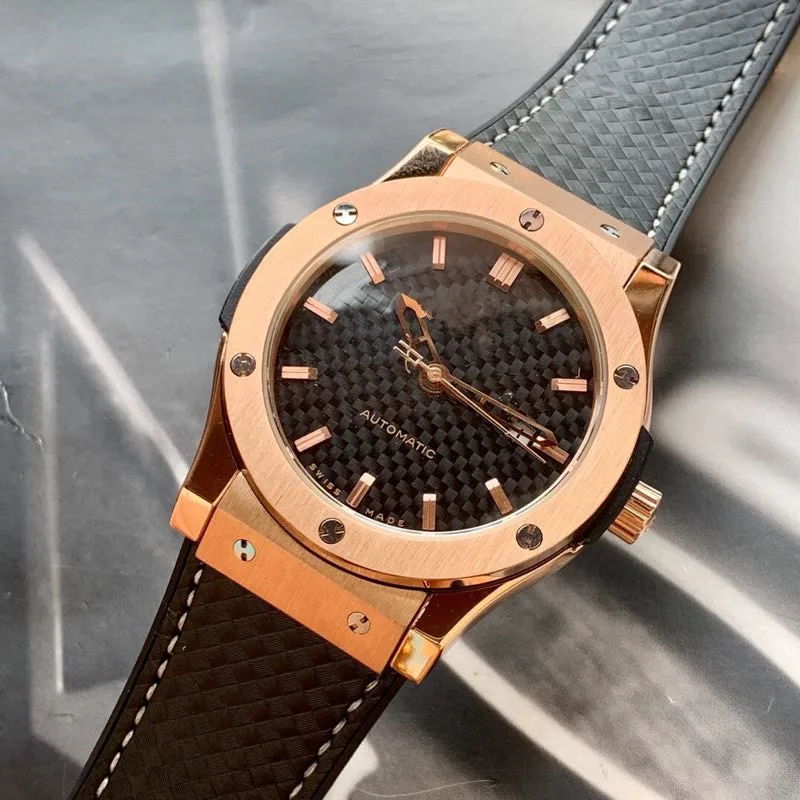 

Mens Watches Top Brand Runway Luxury European Design Automatic Mechanical Watch A06739