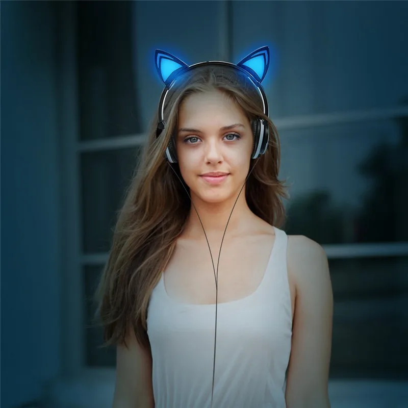 

AKASO Cat Ear Headphones Foldable Flashing Glowing cat ear headphones Gaming Headset Earphone with LED light