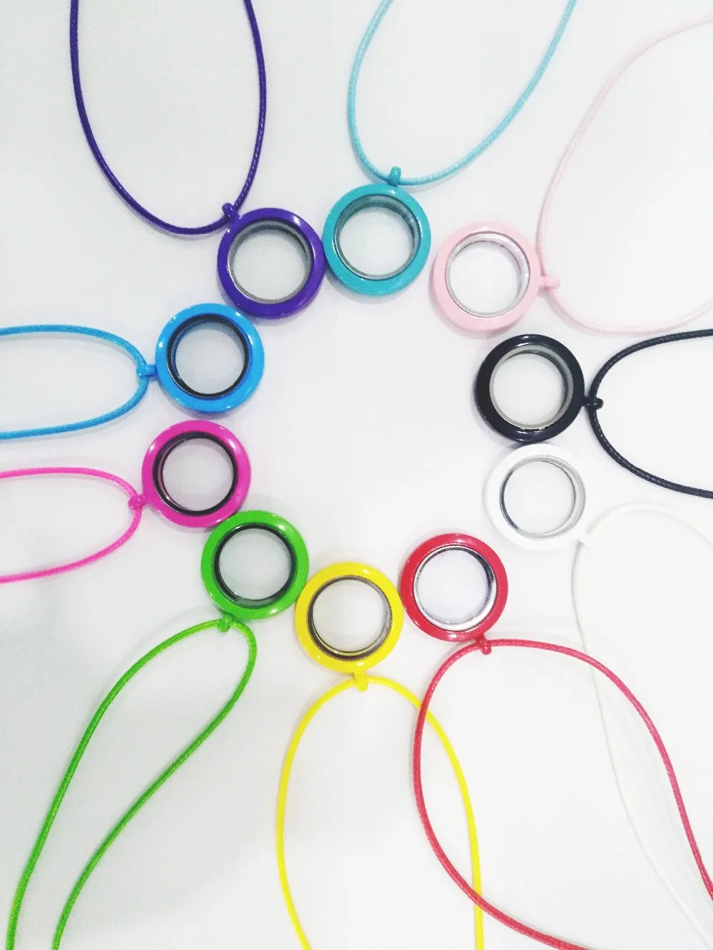 

30mm plain Painting Round Floating Locket Pendants With Rope