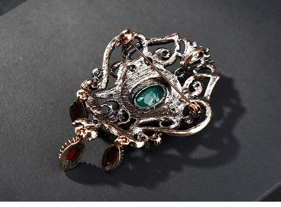 green-and-red-vintage-brooch-with-pandent_05