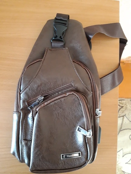 Дизайнерские мужские сумки через плечо кожаные сумки через плечо нагрудная сумка USB с отверстием для наушников дизайнерская посылка Back Pack