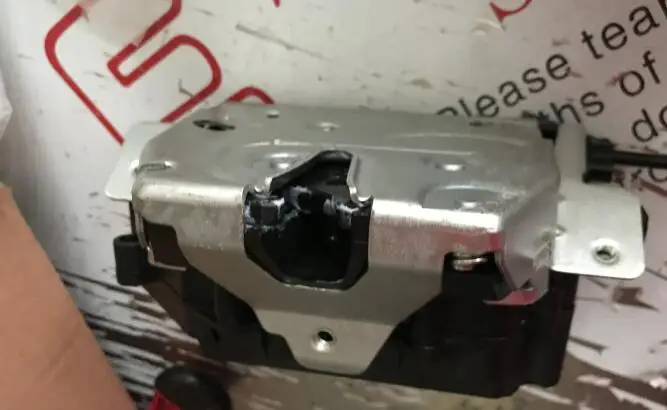 Tanie Wysokiej jakości siłownik zamka drzwi windy pasuje do bagażnika Mercedes Benz 06 12 R 07 12 Gl Pretty A1647400735 A1647400335