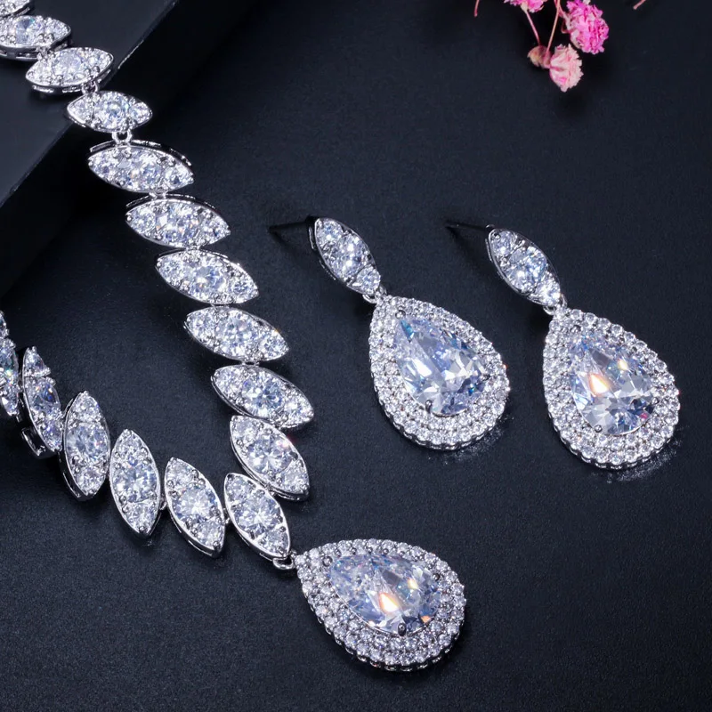 CWWZircons нигерийские Большие капли воды кубический цирконий установка Красный