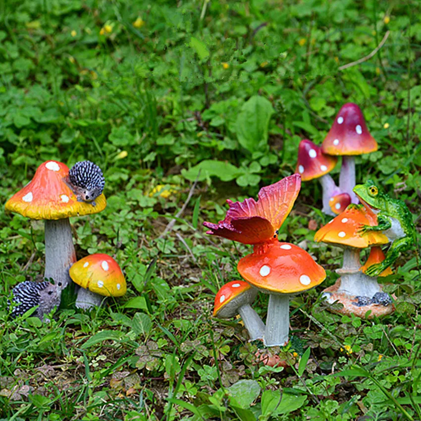 

1pc 5-8cm High Resin Mushroom Figurines Garden Decoration Outdoor Animal Figurines DIY Fairy Doll Houses Garden Yard Decoration