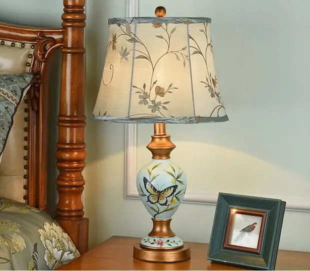 

American table lamp bedroom bedside lamp creative European retro warm and stylish living room TA9082