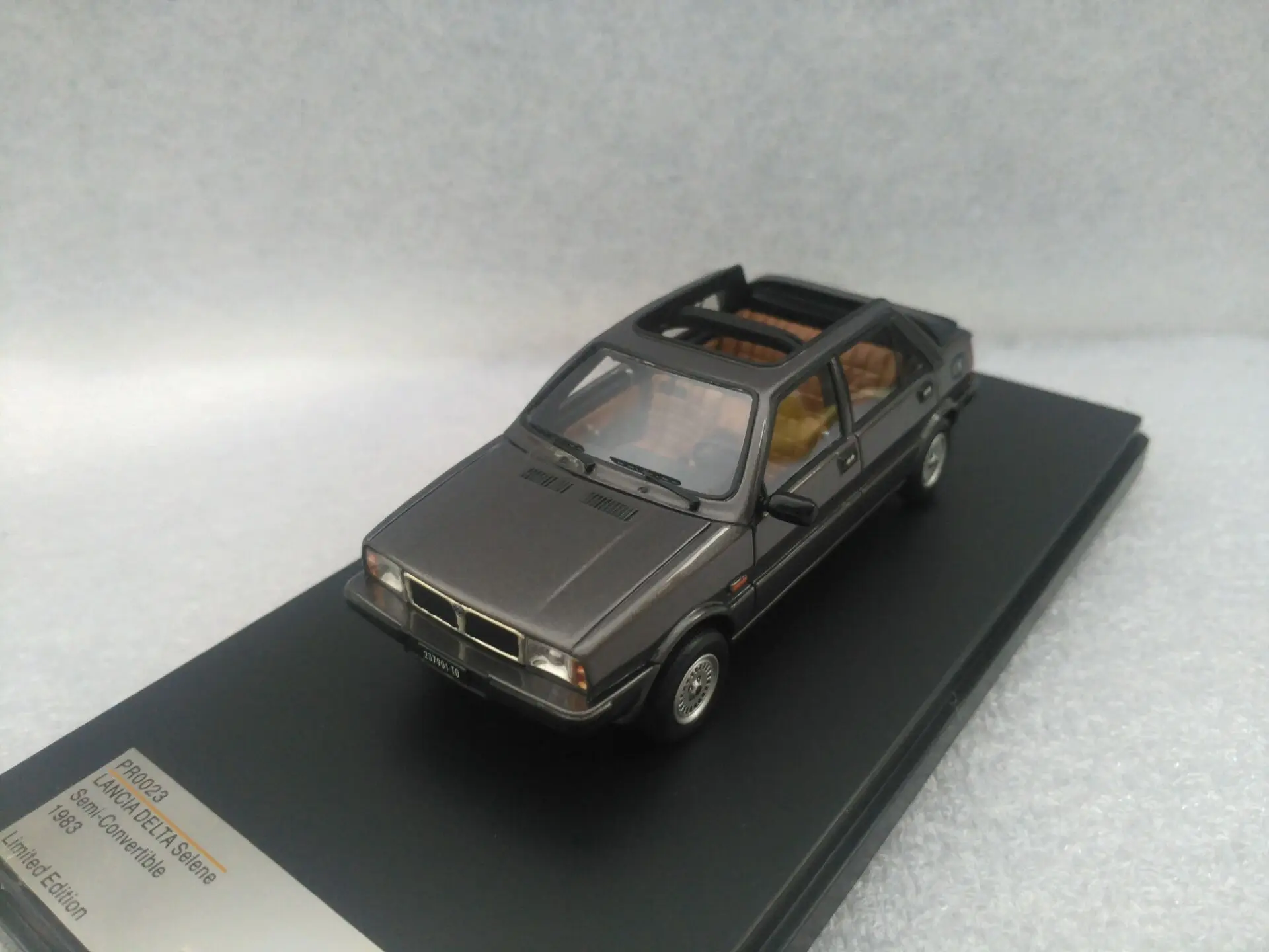 LL678 PREMIUMX PR0023 1/43 1:43 Lancia Delta Selene Semi convertible 1983 EdL