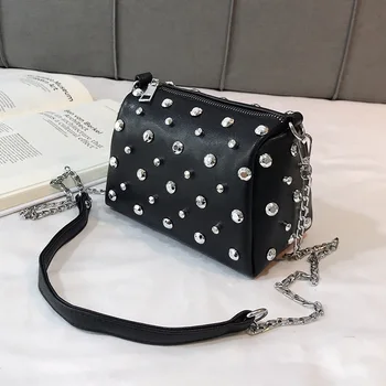 

2020 New Girl Black Fashion Shoulder Bag Summer Lady Soft Leather Messenger Bag Chain Small Rivet Handbags A753