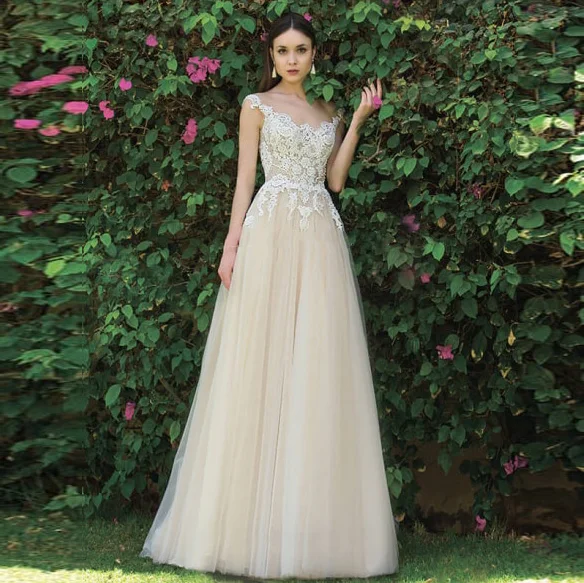 

Light Champagne Wedding Dress Tulle A Line Bridal Gown Lace Appliques Top Cap Sleeve Backless Wedding Dresses abiti da sposa