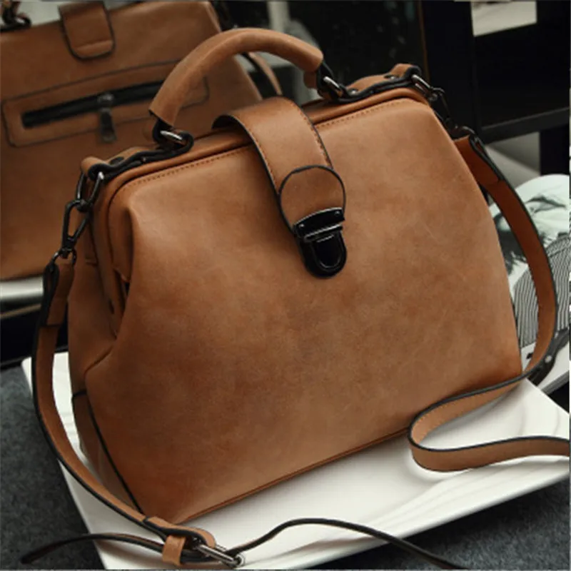 Женская сумка из искусственной кожи, модная маленькая сумка для доктора, клетчатые сумки с заклепками, повседневные знаменитые женские сумки на плечо с цепочкой, сумки через плечо - Color: Brown