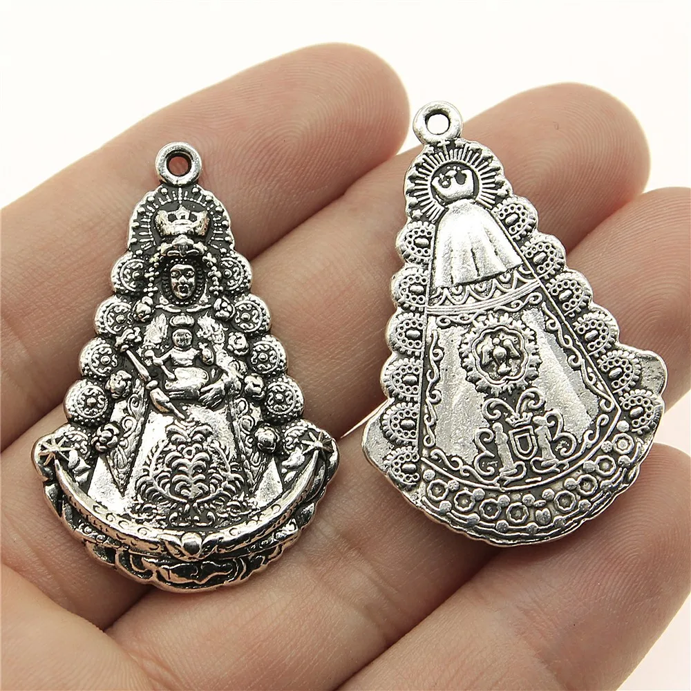 Buy WYSIWYG 2pcs 42x28mm Retro Medieval Queen Charm